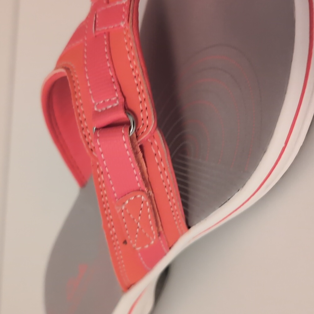 Clarks Cloudsteppers Breeze Sea Bright Coral Thong Sandals. Size 8. NEW - Picture 11 of 14